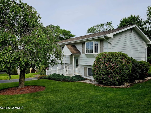 1605 W Montgomery St, Coal Township, PA 17866 - bi-level home featuring a front yard
