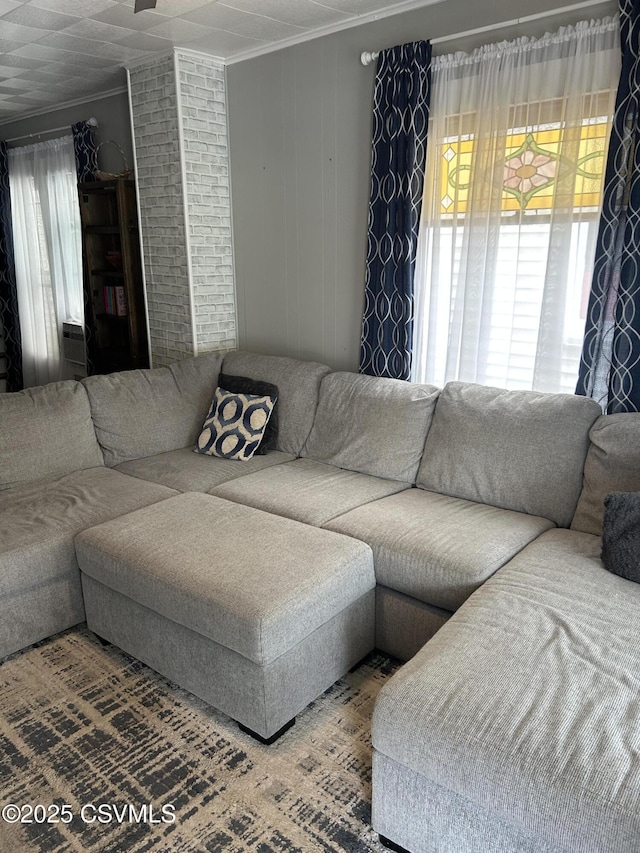 1644 W Walnut St, Coal Township, PA 17866 - living area featuring crown molding