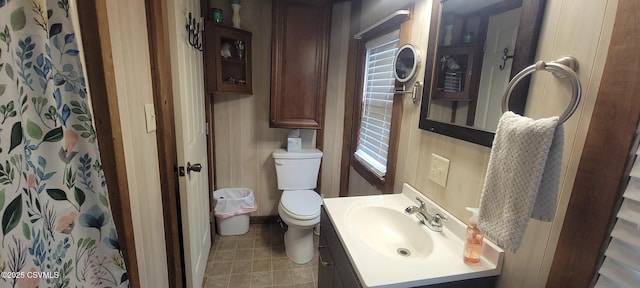 260 Iron St, Berwick, PA 18603 - full bath featuring toilet, vanity, and a shower with shower curtain