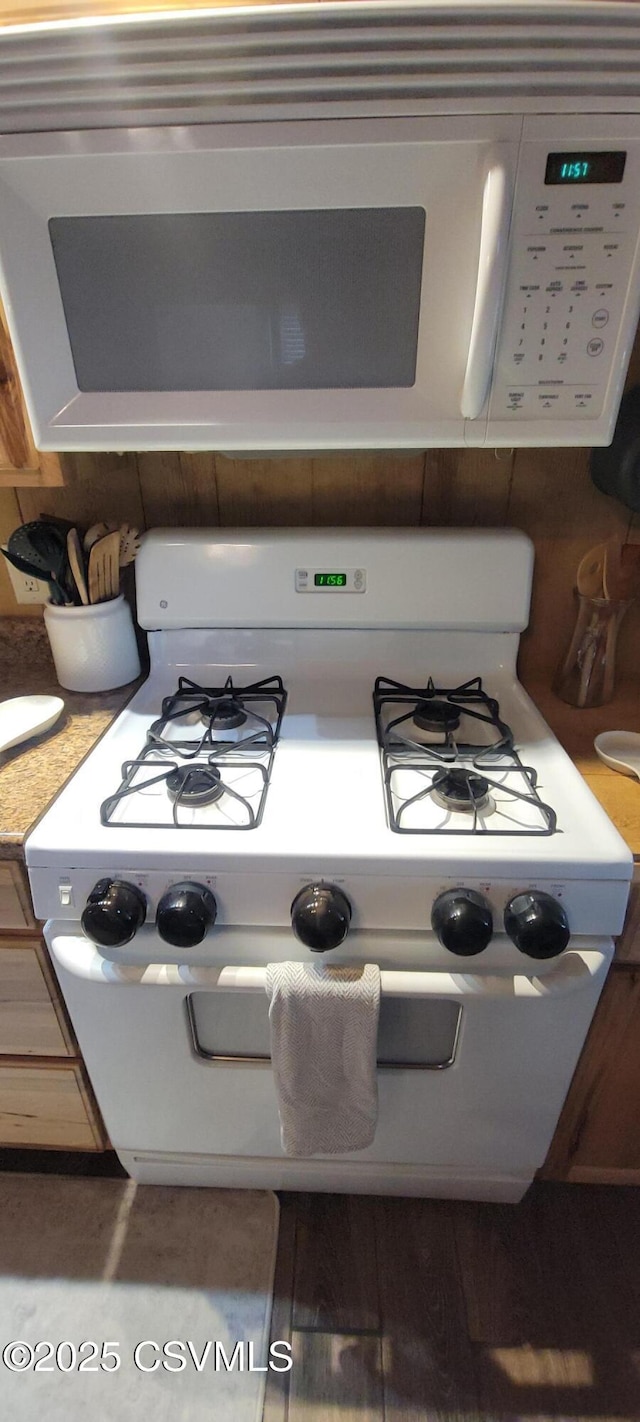 260 Iron St, Berwick, PA 18603 - kitchen view of white appliances