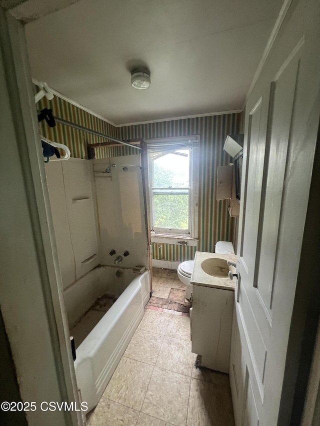 612-614 1st St, Nescopeck, PA 18635 - bathroom featuring vanity, tub / shower combination, and ornamental molding