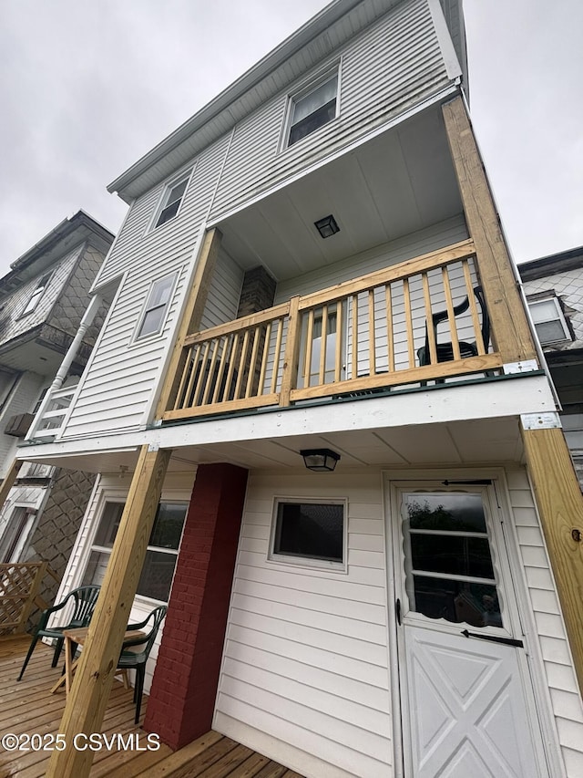 1211 W Mulberry St, Coal Township, PA 17866 - back of property with a balcony