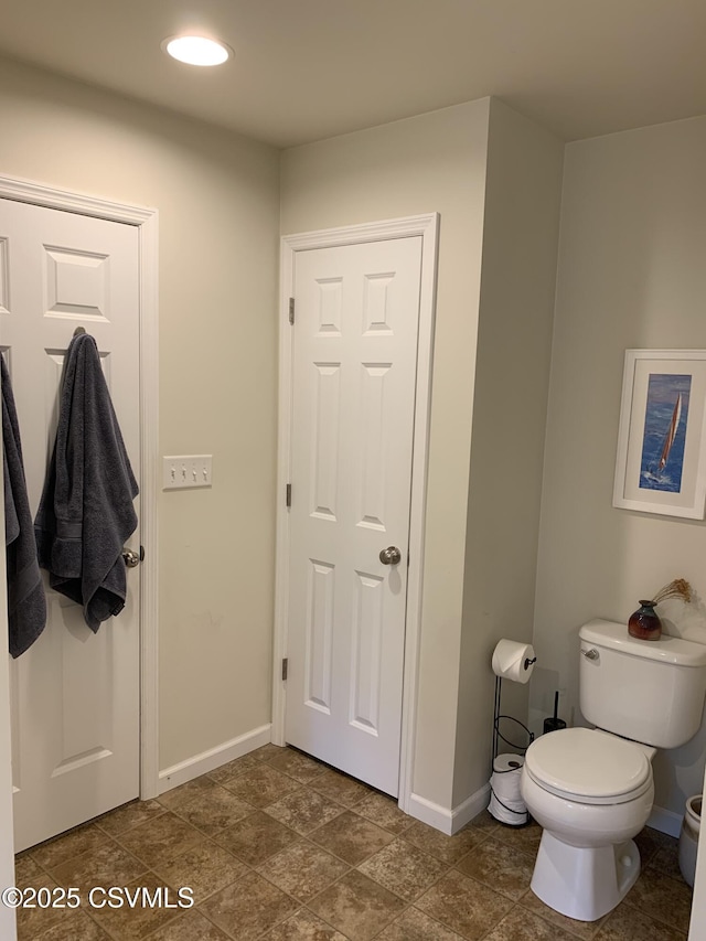 3 Walnut Rd, Lewisburg, PA 17837 - bathroom with baseboards and recessed lighting