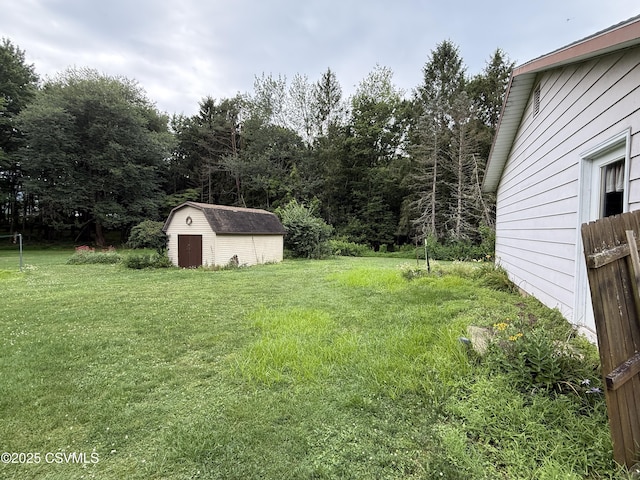 25 Wolfe Rd, Nescopeck, PA 18635 - view of grassy yard featuring a storage shed