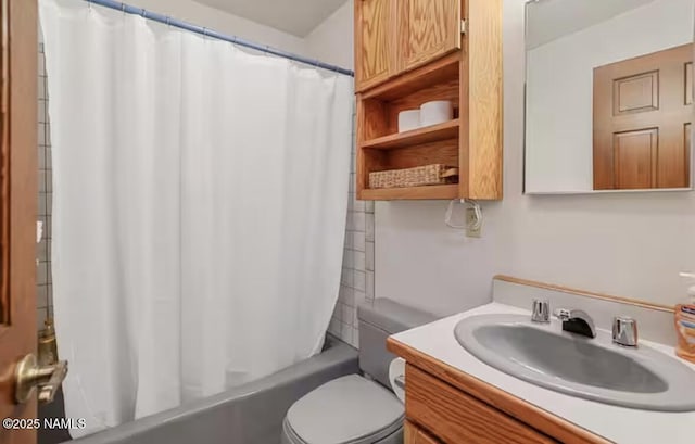 3120 W Tami Ln, Flagstaff, AZ 86001 - bathroom with toilet, vanity, and shower / bath combo
