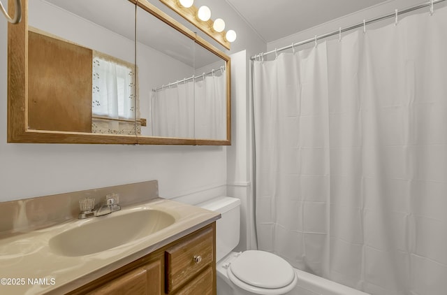 3494 N Andes Dr, Flagstaff, AZ 86004 - full bath featuring toilet, vanity, and curtained shower