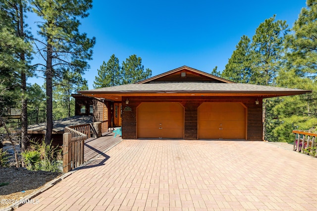 view of front of property featuring a garage