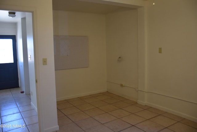 644 W Hillview St, Winslow, AZ 86047 - unfurnished room with light tile patterned floors and baseboards