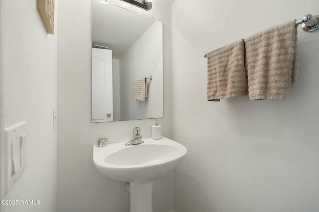 2548 S Gravel Ln, Flagstaff, AZ 86001 - view of bathroom