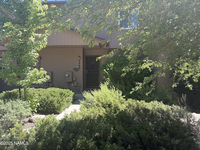 2466 N Earle Dr, Flagstaff, AZ 86004 - entrance to property