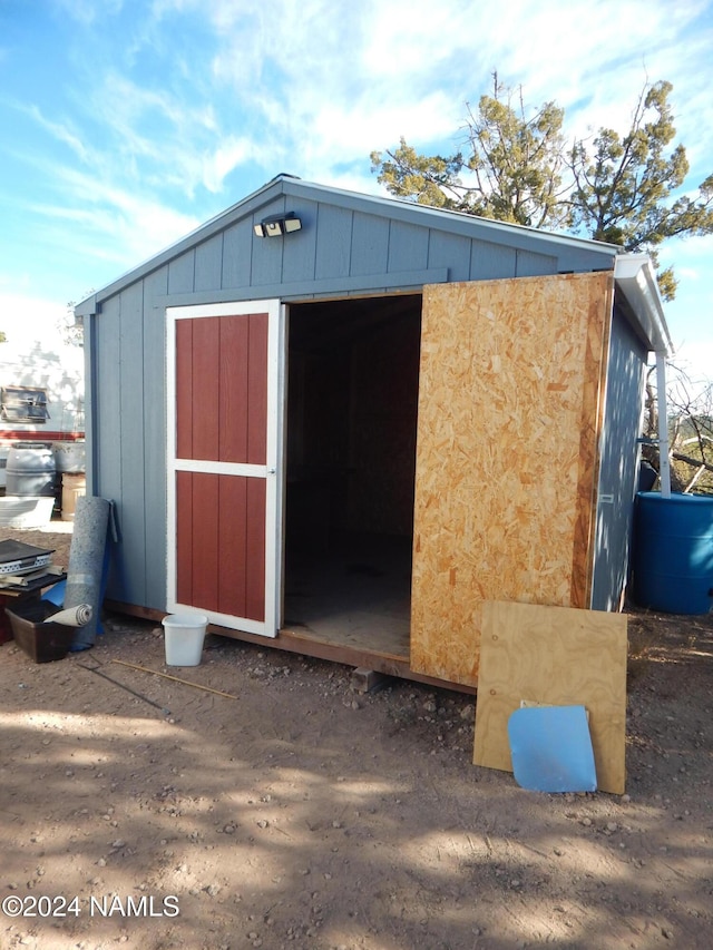 view of outbuilding