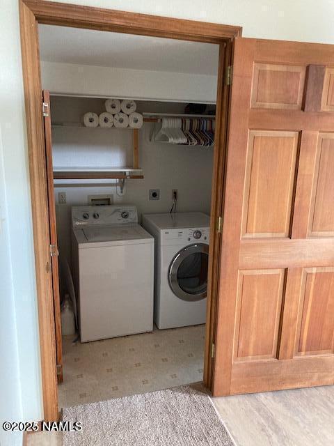 8355 N Stony Mountain Way, Flagstaff, AZ 86001 - laundry room featuring independent washer and dryer