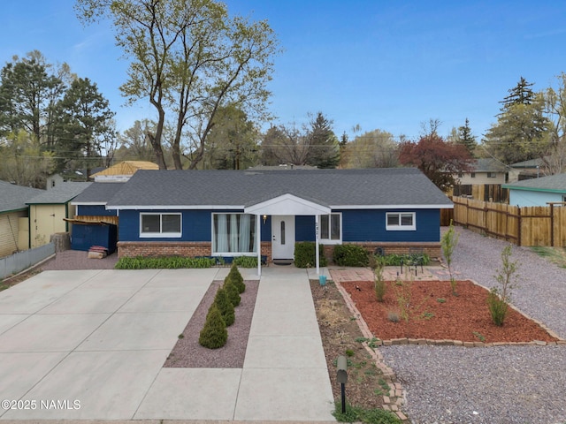 2821 N Tindle Blvd, Flagstaff, AZ 86004 - view of front facade featuring fence