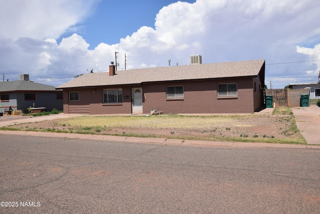 601 N Cottonwood Ave, Winslow, AZ 86047 - photo 1
