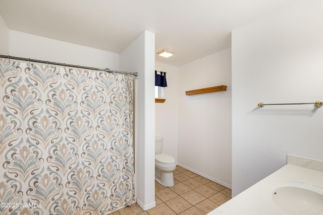 6120 E Treadway Trl, Flagstaff, AZ 86004 - full bath with toilet, tile patterned flooring, a sink, baseboards, and curtained shower