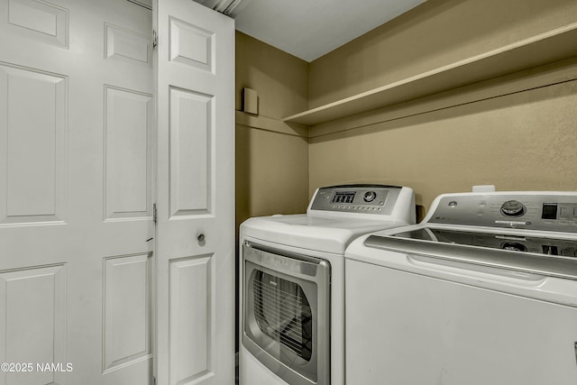 4100 E Village Cir, Flagstaff, AZ 86004 - laundry area with washing machine and dryer