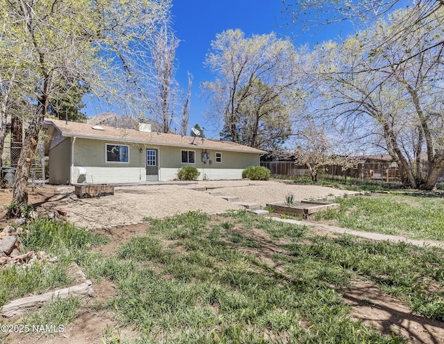 2603 E Lockett Rd, Flagstaff, AZ 86004 - back of house featuring fence