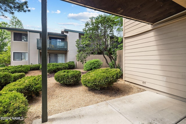 exterior space featuring a balcony