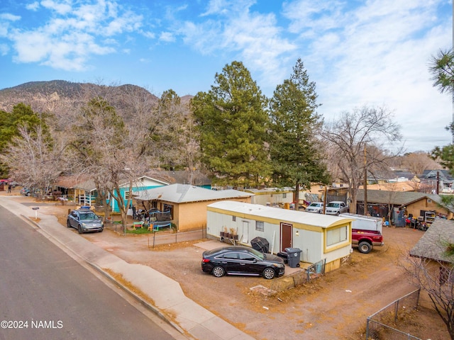 view of front of property featuring a mountain view