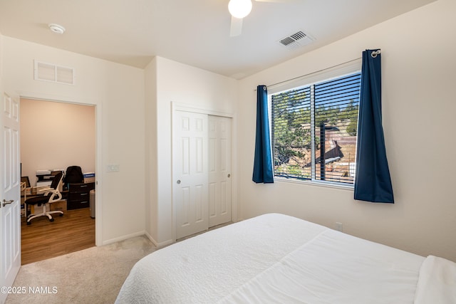 1650 E Ponderosa Pkwy Unit 3213, Flagstaff, AZ 86001 - bedroom featuring carpet, a desk, baseboards, a closet, and ceiling fan