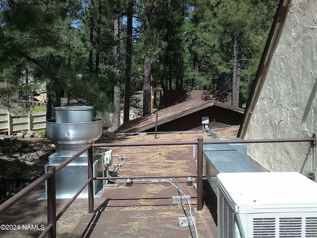 17612 Fairway Dr, Munds Park, AZ 86017 - details with cooling unit