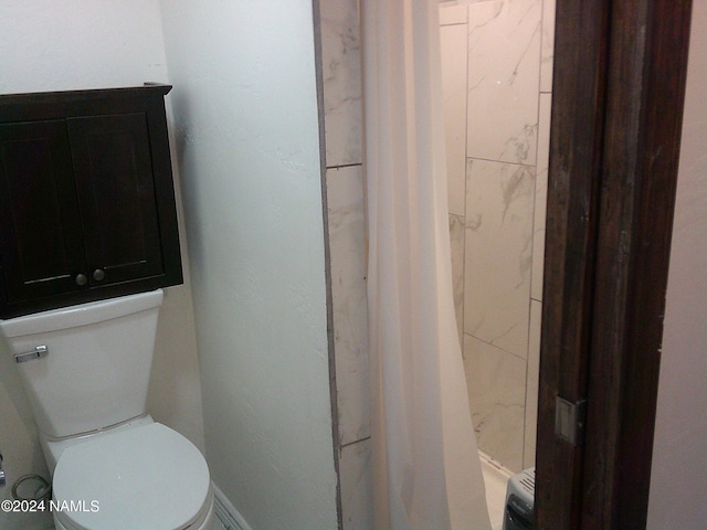 17612 Fairway Dr, Munds Park, AZ 86017 - bathroom featuring toilet and a shower with shower curtain