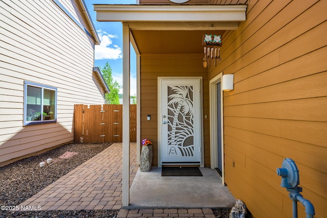 9129 W Arden Ln, Bellemont, AZ 86015 - property entrance with a gate