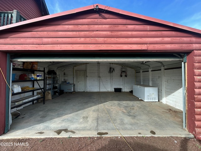 8120 N Cassity Trl, Williams, AZ 86046 - garage featuring refrigerator