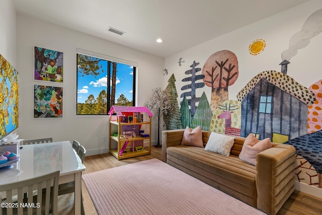 2625 S Cottonrose Ln, Flagstaff, AZ 86005 - rec room featuring wood finished floors, recessed lighting, and baseboards