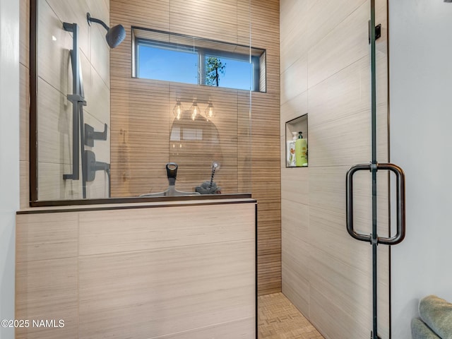 2566 S Cottonrose Ln, Flagstaff, AZ 86005 - bathroom with tiled shower
