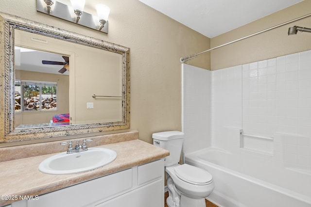 1385 W University Ave Unit 194, Flagstaff, AZ 86001 - full bathroom featuring vanity, shower / tub combination, and ceiling fan