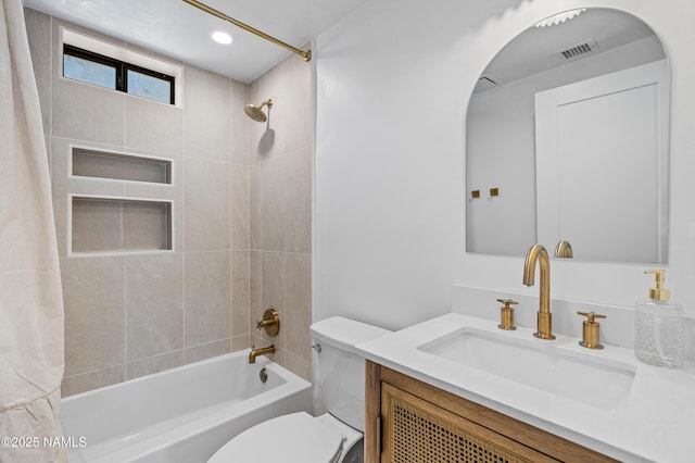 535 Stringer Rd, Munds Park, AZ 86017 - full bathroom featuring shower / bath combo, vanity, and recessed lighting