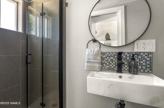 3095 E Pinetree Dr, Williams, AZ 86046 - full bath with backsplash and a stall shower