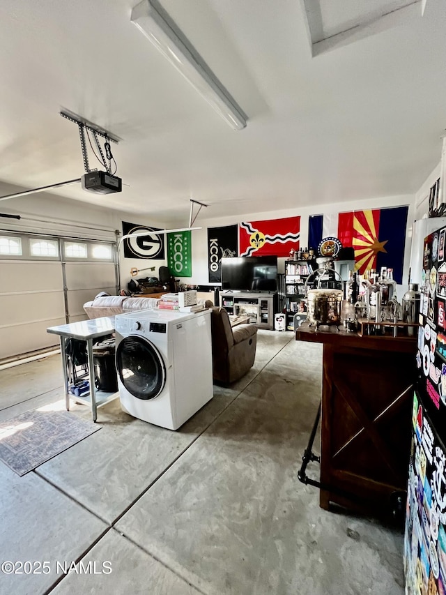 clothes washing area with washer / clothes dryer