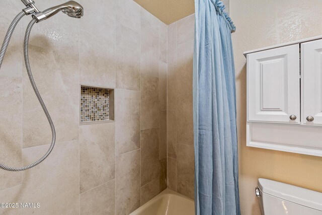 2303 N Plateau Dr, Flagstaff, AZ 86004 - full bath featuring shower / tub combo and toilet