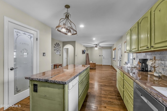 1384 W Canvasback Trl, Williams, AZ 86046 - kitchen with green cabinets, dishwasher, arched walkways, dark wood finished floors, and ceiling fan