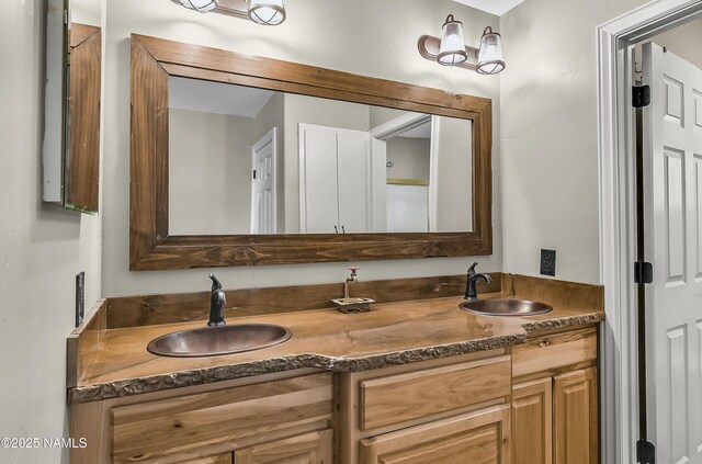 1384 W Canvasback Trl, Williams, AZ 86046 - bathroom with double vanity