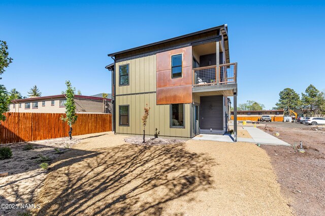 302 W Oak Ave Unit 1, Flagstaff, AZ 86001 - back of house featuring a balcony