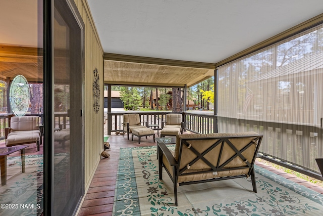 840 E Caribou Rd, Munds Park, AZ 86017 - sunroom with outdoor lounge area