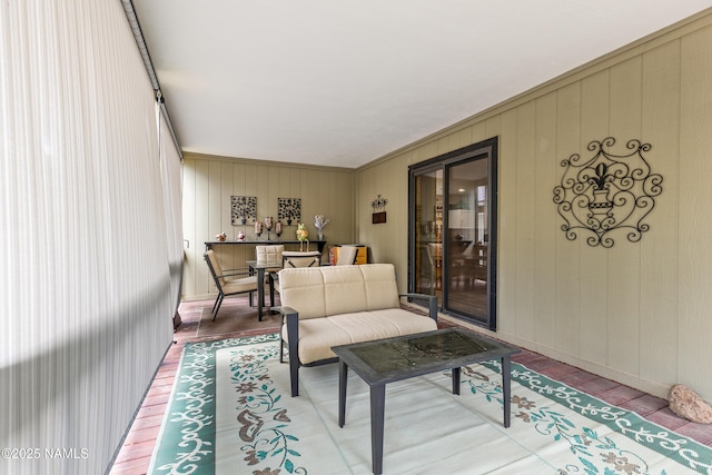 840 E Caribou Rd, Munds Park, AZ 86017 - living room with light wood-style floors