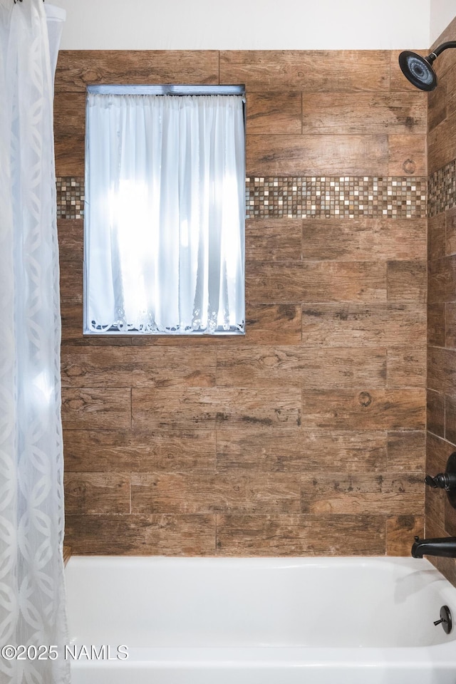 1125 Trails End Dr, Sedona, AZ 86336 - bathroom with shower / bath combo with shower curtain