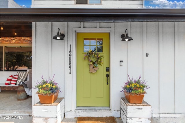 view of property entrance