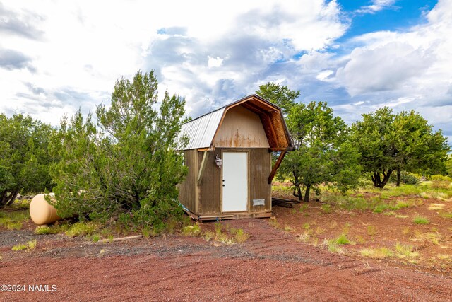 view of outdoor structure