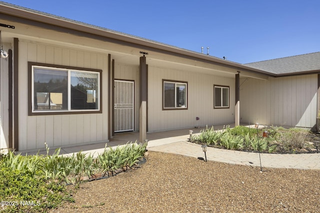 905 Hereford Dr, Williams, AZ 86046 - view of exterior entry featuring a porch