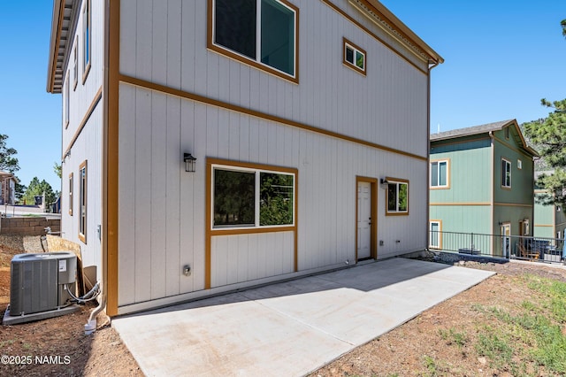 5026 E Retreat Cir, Flagstaff, AZ 86004 - back of property with a patio