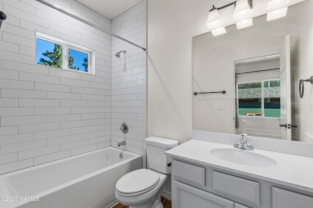 5026 E Retreat Cir, Flagstaff, AZ 86004 - full bath featuring vanity, shower / tub combination, and plenty of natural light