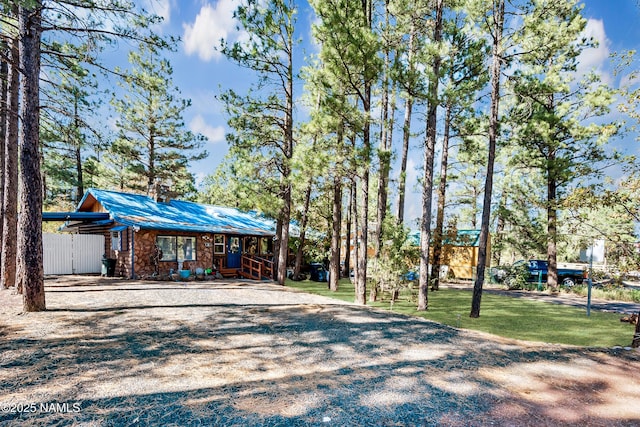 view of yard with a carport