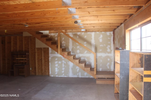 322 W Mahoney St, Winslow, AZ 86047 - below grade area featuring stairs