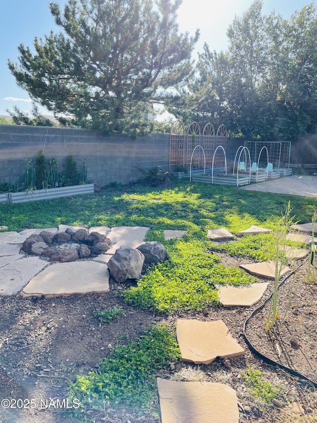 11677 W Cove Crest Dr, Bellemont, AZ 86015 - view of yard featuring a fire pit