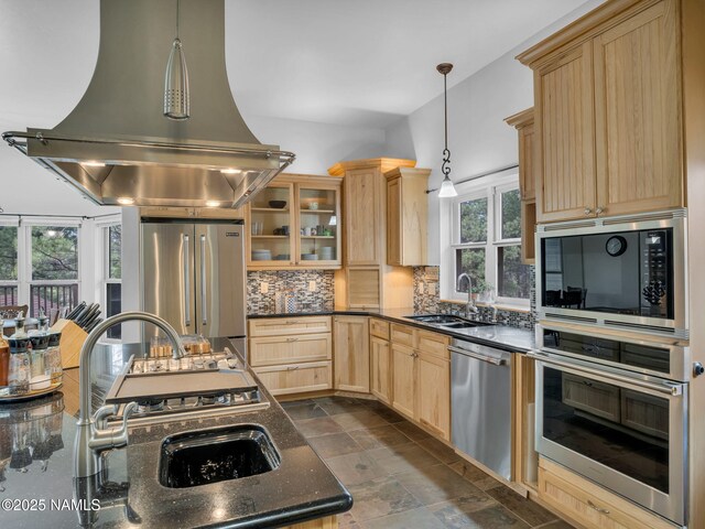 284 E Foothill Trl, Williams, AZ 86046 - kitchen featuring island range hood, light brown cabinetry, tasteful backsplash, a sink, and stainless steel appliances